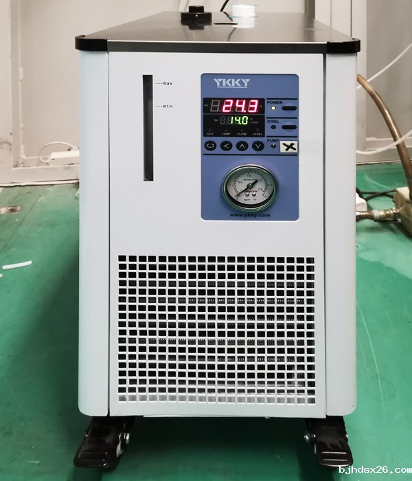 冷水机.jpg 冷水机.jpg