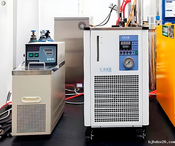 风冷式冷水机.jpg 风冷式冷水机.jpg